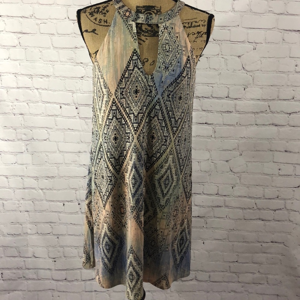 Tart Keyhole Sleeveless Dress